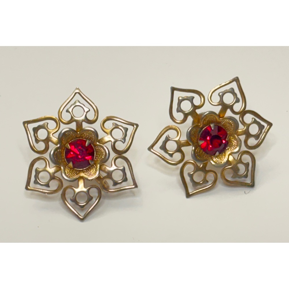 Vintage 1950s Flower Earrings Red Rhinestone Screw Back Heart Detail Gold Tone